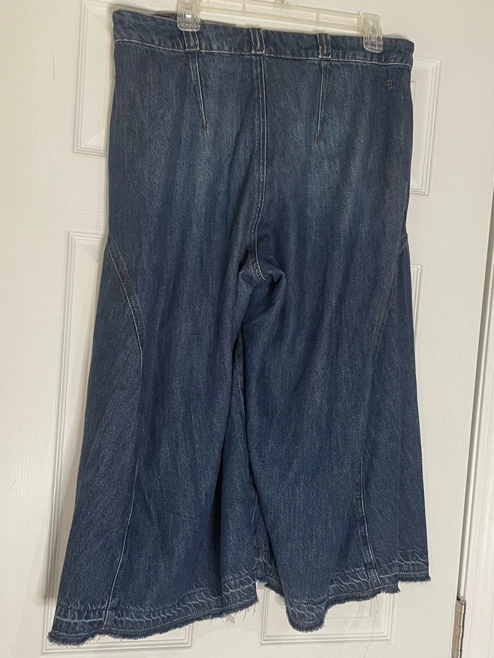 Pilcro Mid-Rise Culotte Jeans - 31 - Picture 3 of 5